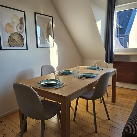 Like Cozy Zentral Netflix Kueche Apartment Wiesbaden